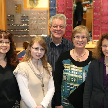 Brillen Schmitt - Das Brillen Schmitt-Team freut sich auf Sie (v.re.) Inhaberin Dagmar Bock, Margret Schmitt, Lothar F. Schmitt, Nadja Kungel und - Eyewear & Opticians Near Me - Darmstadt, HE Brillen Schmitt - Das Brillen Schmitt-Team freut sich auf Sie (v.re.) Inhaberin Dagmar Bock, Margret Schmitt, Lothar F. Schmitt, Nadja Kungel und - Eyewear & Opticians Near Me - Darmstadt, HE