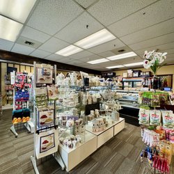 The British Pantry - Selections of tea pots and cups