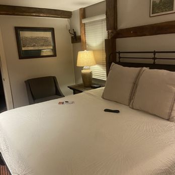 Three Chimneys Inn - Hotels Near Me - Durham, New Hampshire Three Chimneys Inn - Hotels Near Me - Durham, New Hampshire