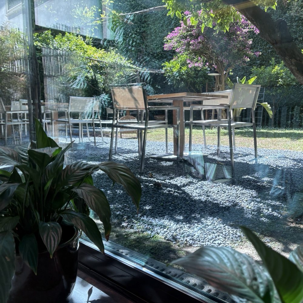 Hotel Forum - Outdoor lounge and dining area - Hotels Near Me - Pompei, NA