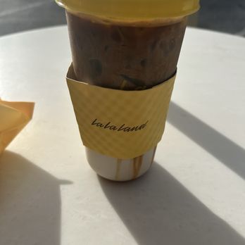 La La Land - Upside Down Latte - Cafes Near Me - Austin, Texas