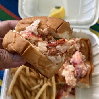 Feast - Lobster roll "slider" 8.7.21 - Hawaiian Near Me - Honolulu, Hawaii Feast - Lobster roll "slider" 8.7.21 - Hawaiian Near Me - Honolulu, Hawaii