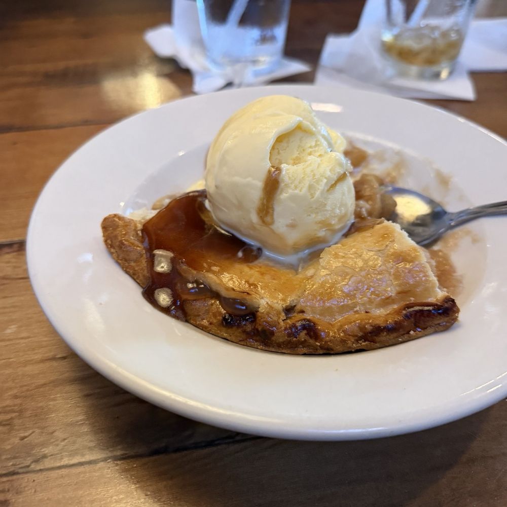 Texas Roadhouse - Apple Pie with Ice Cream - American Near Me - Blue Springs, Missouri Texas Roadhouse - Apple Pie with Ice Cream - American Near Me - Blue Springs, Missouri