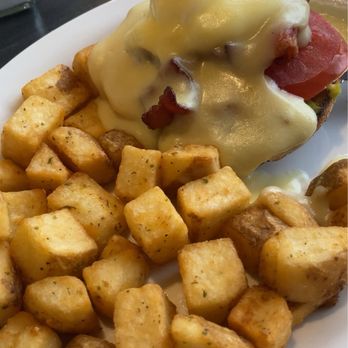 Plates Eatery & Catering Company - Breakfast & Brunch Near Me - Courtenay, British Columbia