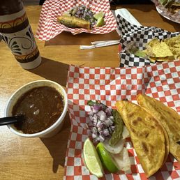 Hard tacos with consomé Hard tacos with consomé