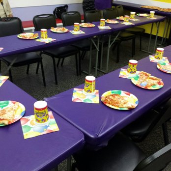 Mt Playmore - They set up the pizzas and cups for birthday parties in their party rooms. - Kids Activities Near Me - Austin, Texas Mt Playmore - They set up the pizzas and cups for birthday parties in their party rooms. - Kids Activities Near Me - Austin, Texas