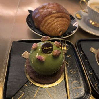 Delysees - Pistachio - Desserts Near Me - Toronto, Ontario