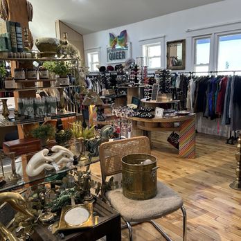 Annata Collective - Used, Vintage & Consignment Near Me - Salt Lake City, Utah Annata Collective - Used, Vintage & Consignment Near Me - Salt Lake City, Utah