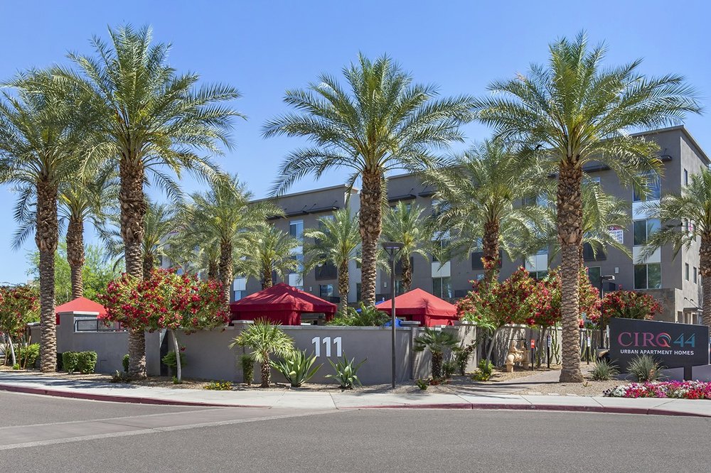 CIRQ 44 APARTMENTS Updated November 2024 90 Photos & 34 Reviews