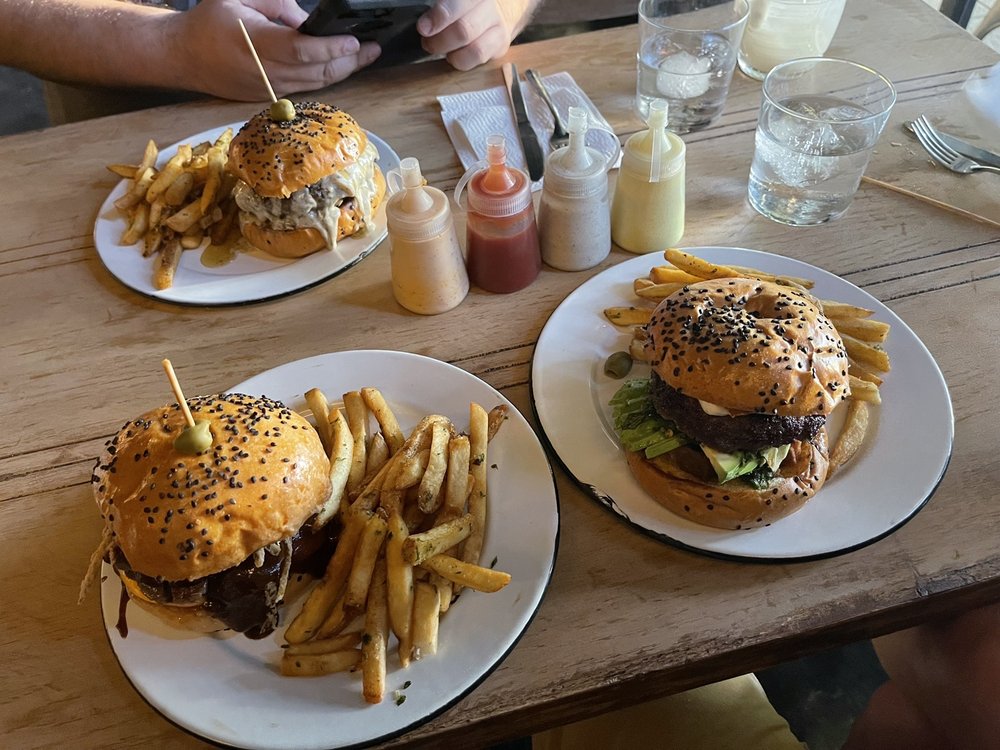 Mu. Burgerhouse