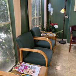 North Hills Dental Center - Dr. Sam Djang - Waiting area