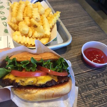 Shake Shack Perimeter Mall - Shackburger & fries - Burgers Near Me - Atlanta, Georgia Shake Shack Perimeter Mall - Shackburger & fries - Burgers Near Me - Atlanta, Georgia
