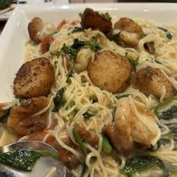 Mia Ristorante Italiano - Shrimp scallops spinach angel hair pasta. Yum