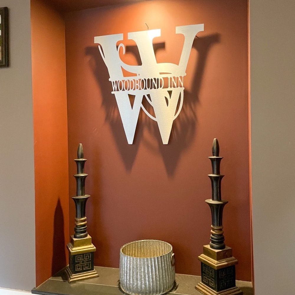 Woodbound Inn - The decor in the welcoming lobby - Hotels Near Me - Rindge, New Hampshire