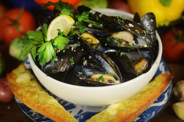 Bennett's Kitchen Bar Market by null