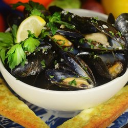Bennett's Kitchen Bar Market - Bennett's Kitchen Bar Market Roseville Mussels