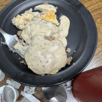Daddyz In The Pass - Biscuit (2) & Gravy - Seafood Near Me - Pass Christian, Mississippi