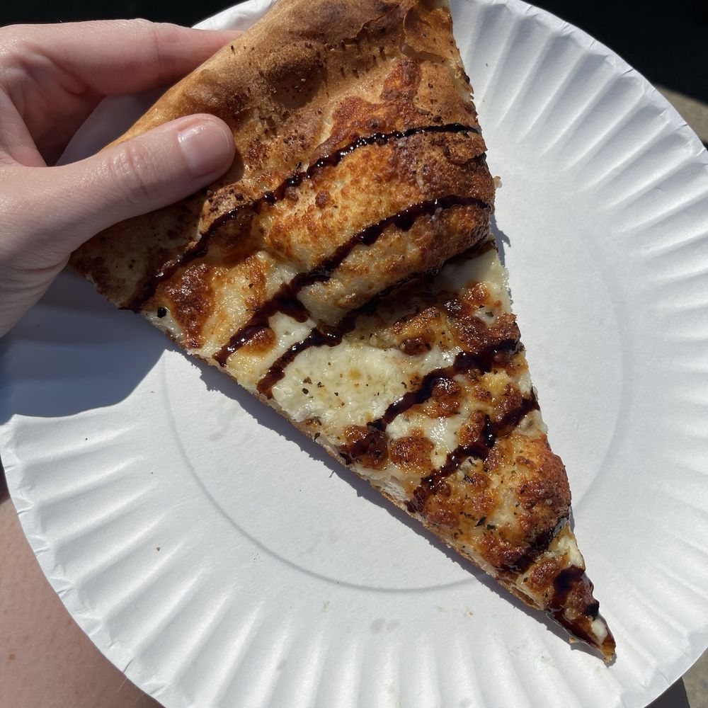 16" Buxton pizza with balsamic drizzle 16" Buxton pizza with balsamic drizzle