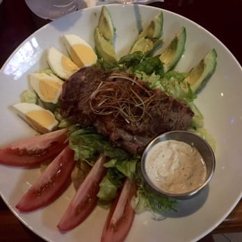 Champions - Steak Cobb Salad - Sports Bars Near Me - Cancún, ROO
