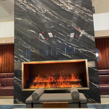 Hilton Arlington Rosslyn The Key - Lobby - Hotels Near Me - Arlington, Virginia Hilton Arlington Rosslyn The Key - Lobby - Hotels Near Me - Arlington, Virginia