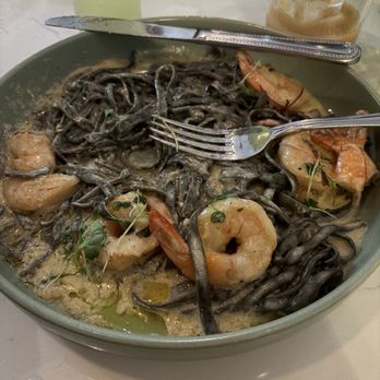 Huddy's At The Beach - Shrimp Scampi with squid ink pasta was delicious - New American Near Me - Hermosa Beach, California Huddy's At The Beach - Shrimp Scampi with squid ink pasta was delicious - New American Near Me - Hermosa Beach, California