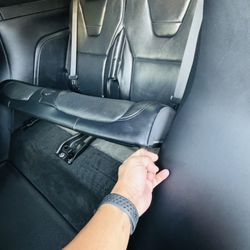 Rainbow Paint & Body Shop - Pic 8. Rear seat not mounted returned completed off.