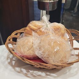 This is the bread served in package. Pretty tacky.