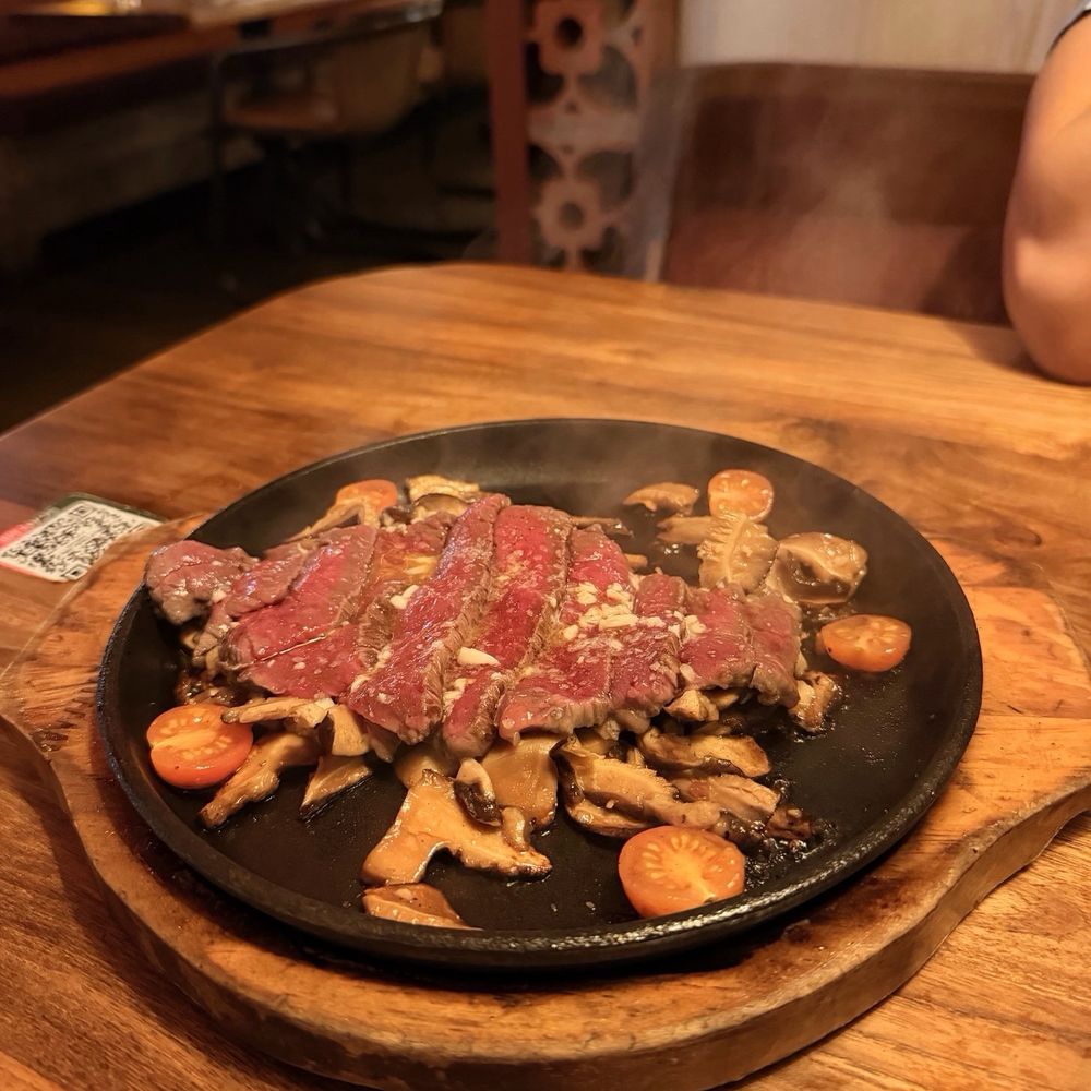 1938 Indochine - Cast Iron Beef Tataki - Vietnamese Near Me - Honolulu, Hawaii