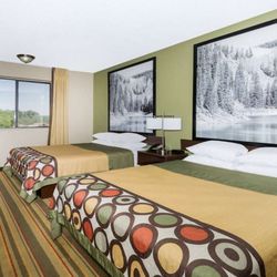 Super 8 by Wyndham Montrose - Guest Room