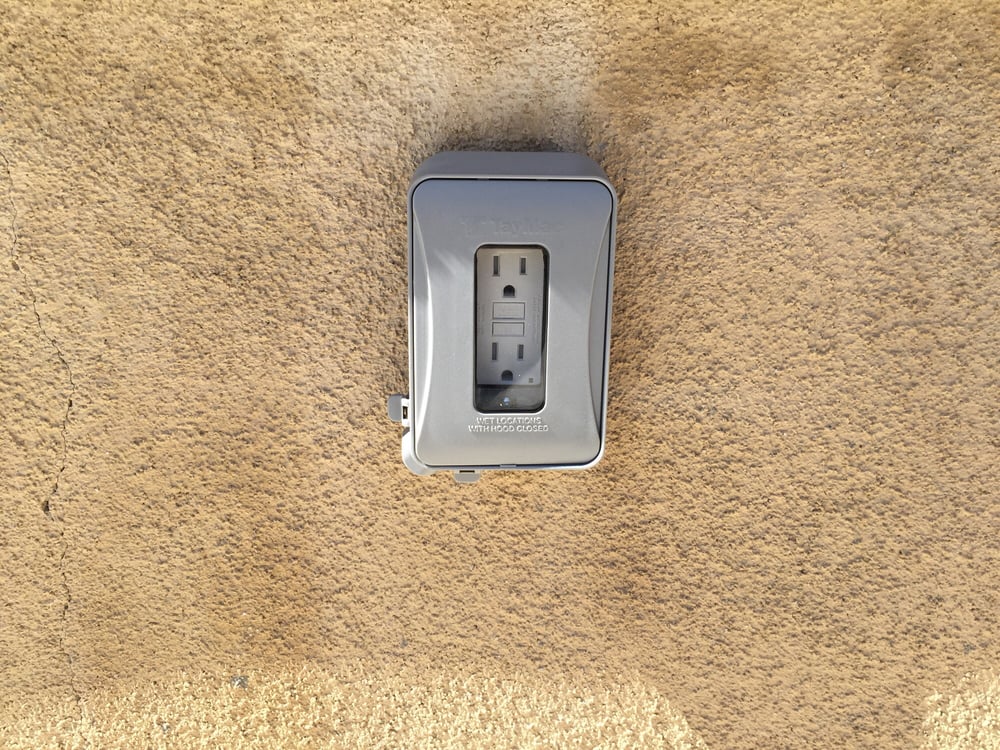 Slide of L & R Electrical Services