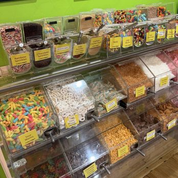 Yoloberry Yogurt - So many toppings to choose from - Ice Cream & Frozen Yogurt Near Me - Davis, California