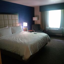 Room king size bed
