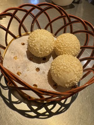 Ding Dim 1968 by null