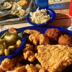 Hunt's Oyster Bar - Fried snapper and shrimp
