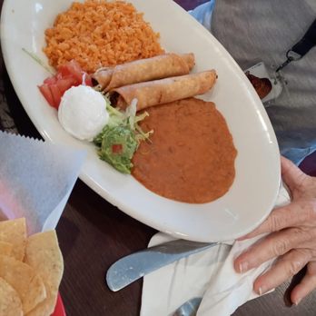 Los Girasoles - Tex-Mex Near Me - Fort Worth, Texas