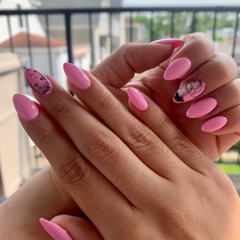 Sucré Nail Studio & Day Spa - Eloise inspired nails - Nail Salons Near Me - Chicago, Illinois Sucré Nail Studio & Day Spa - Eloise inspired nails - Nail Salons Near Me - Chicago, Illinois