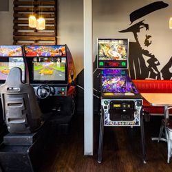 Godfather's Pizza - Retro arcade games