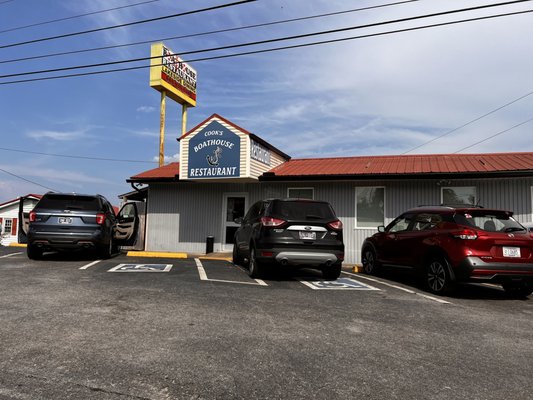 Cook's Boathouse Restaurant by null