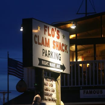 Flo's Clam Shack - Seafood Near Me - Middletown, Rhode Island
