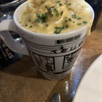 Teuchters - Creamy Mac and cheese - Pubs Near Me - Edinburgh, EDH Teuchters - Creamy Mac and cheese - Pubs Near Me - Edinburgh, EDH