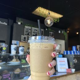 Blondie 16oz iced with whole milk, add honey