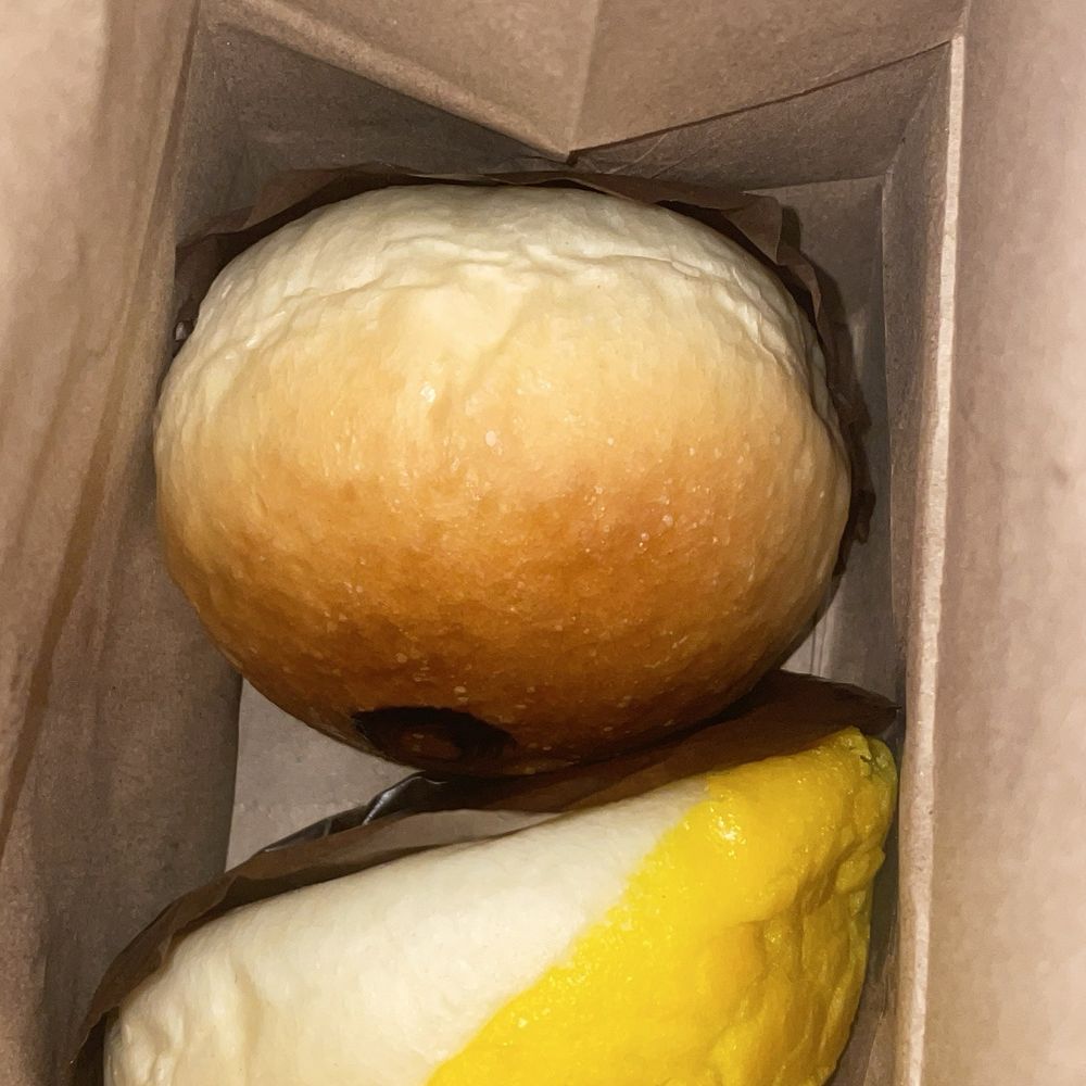 Honey Bakery - Taro bun and red bean pineapple bun - Bakeries Near Me - Reno, Nevada Honey Bakery - Taro bun and red bean pineapple bun - Bakeries Near Me - Reno, Nevada