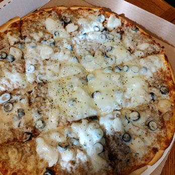 Pizza Niche - Sausage, black olive , mushroom - Pizza Near Me - Cloverdale, Indiana