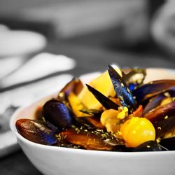 Hakkai Nigiri Bar & Tapas - Saffron mussels