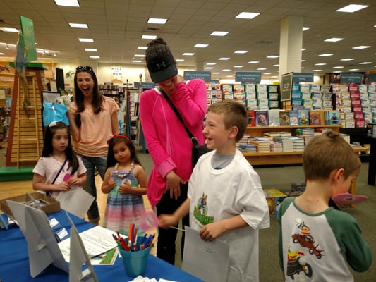 Barnes & Noble by null