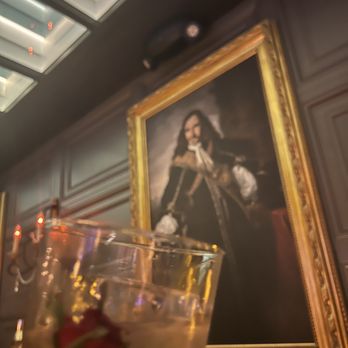 Captain's Quarters - Singapore sling - Cocktail Bars Near Me - San Diego, California
