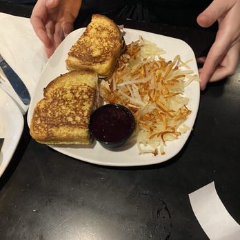 Junction 70 Grill - Monte Cristo my friend states it didnt really taste good as well as the dipping sauce was not the monte jam - New American Near Me - Cottage Grove, Minnesota