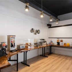 Anchor Inn & Suites - Breakfast Area