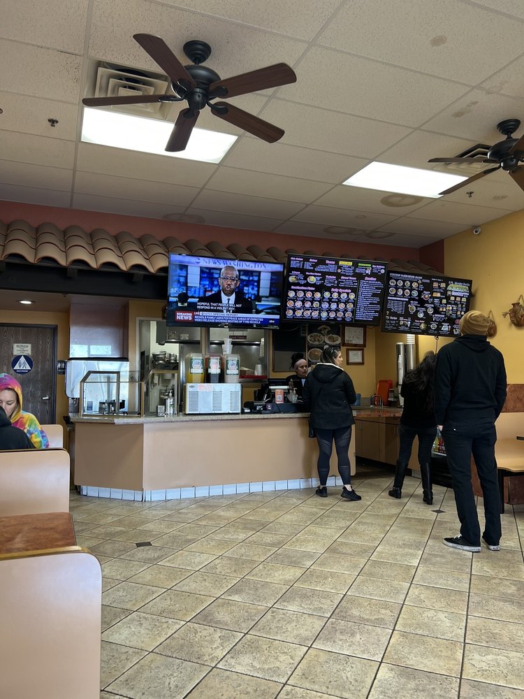 Los Jilbertos taco shop