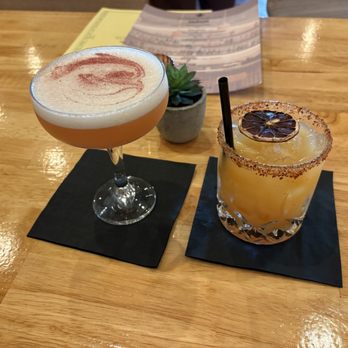 Sobremesa - Happy Hour Drinks: Mesa Calienete & Amantes Bajo El Sol - Latin American Near Me - San Diego, California